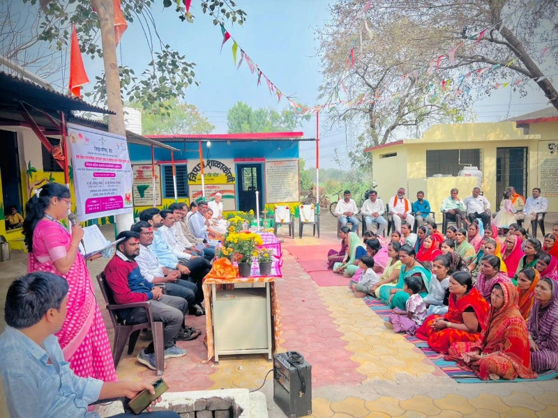 गटविकास अधिकारी मा. सानप सर यांच्या हस्ते जिजाऊ महिला ग्रामसंघ कार्यालय चे उद्दघाटन